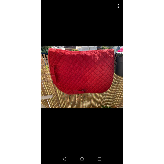 Tapis rouge simple