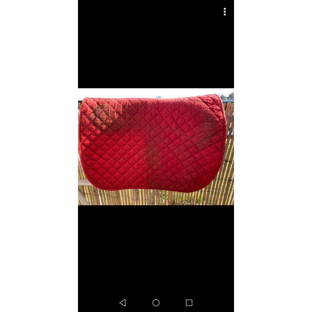 Tapis rouge simple