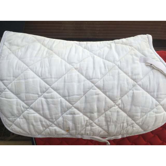 Tapis blanc equthème