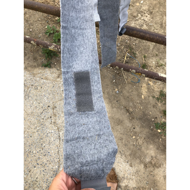 Bande de polo grise taille poney