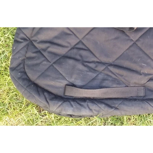 Tapis noir équithème