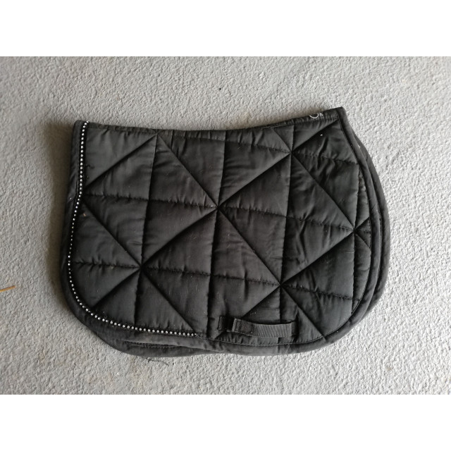 tapis noir avec strass