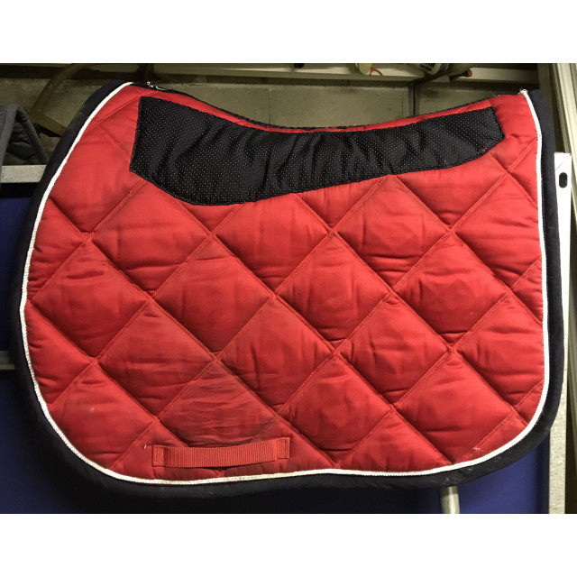 tapis de selle rouge