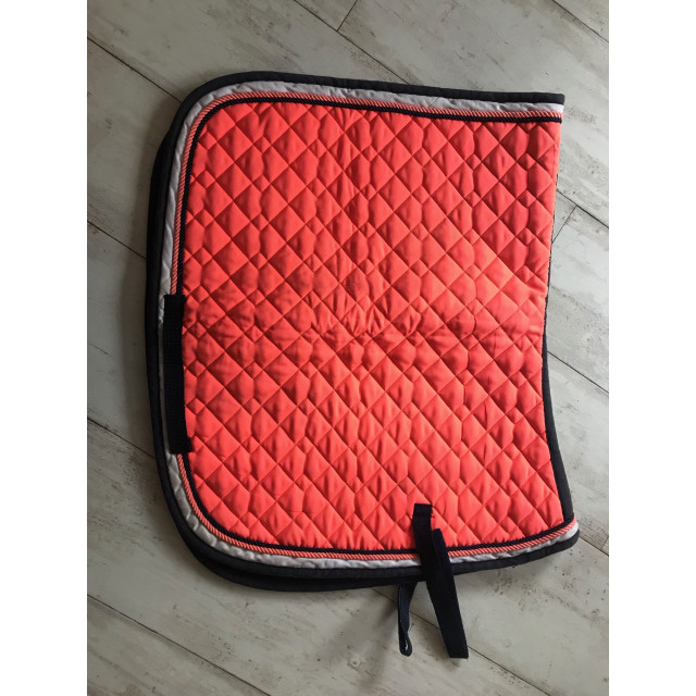 tapis saumons fluo