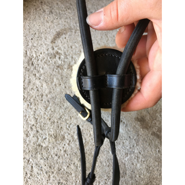 Muserolle croisée élastique