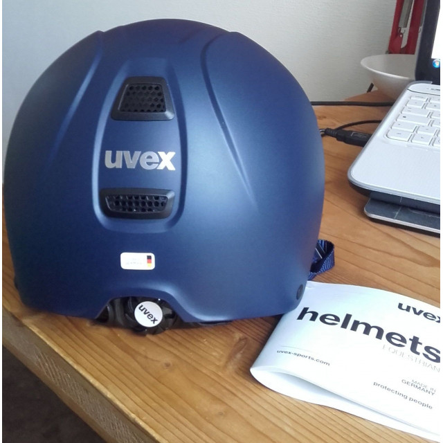 Bombe Uvex 54-56 neuve