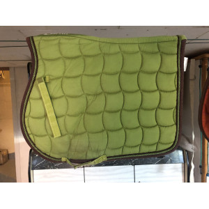 tapis et bonnet vert