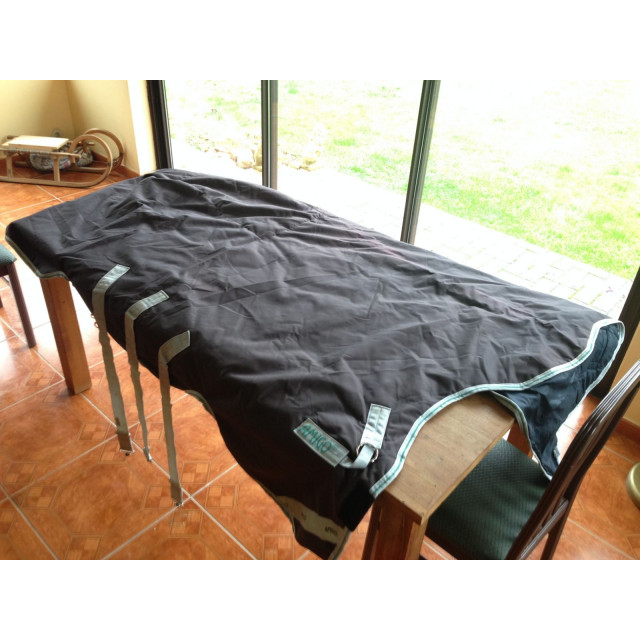 Couverture Amigo Horseware Bravo 12 imperméable et polaire