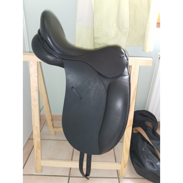 Selle de dressage allemande