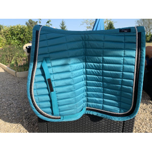 tapis bleu hkm