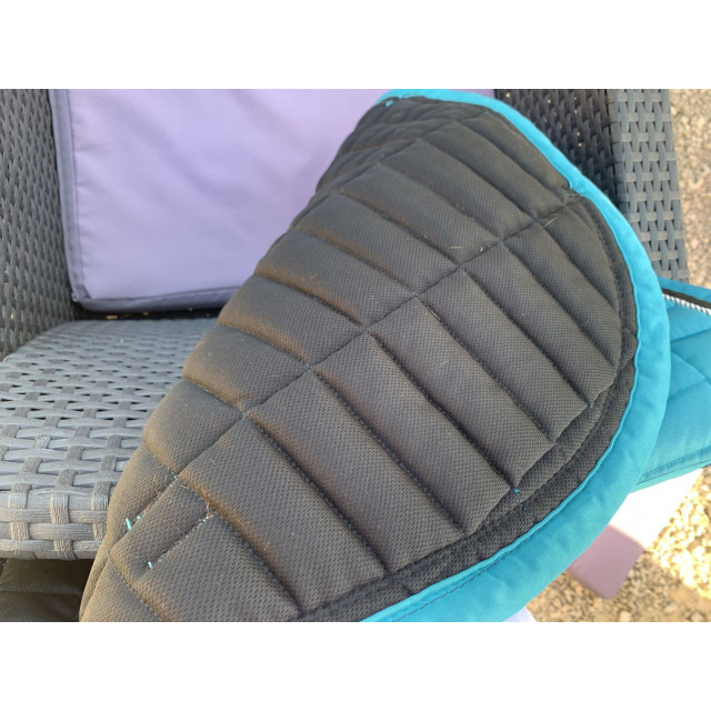tapis bleu hkm