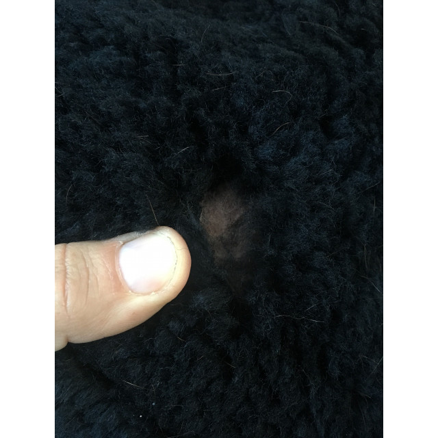 Tapis mouton véritable noir CSO