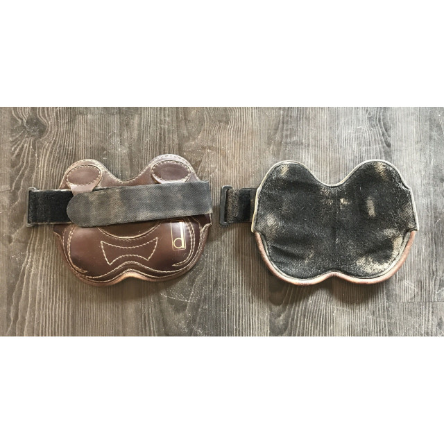 Protège-boulets en cuir