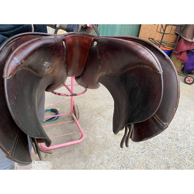 Selle Antarès taille 17,5