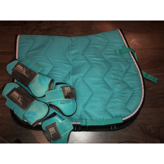 Ensemble bleu turquoise