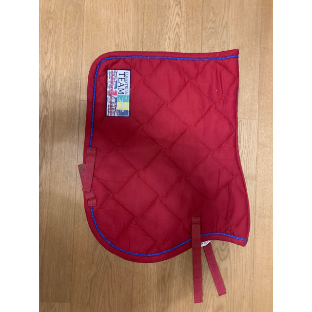 tapis equi thème rouge