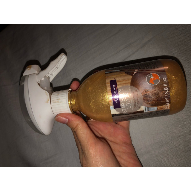 Lotion pailletée