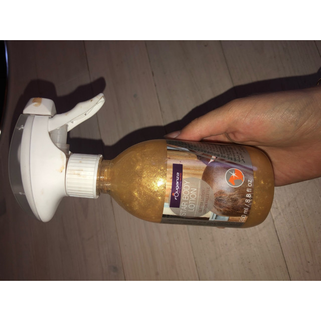 Lotion pailletée