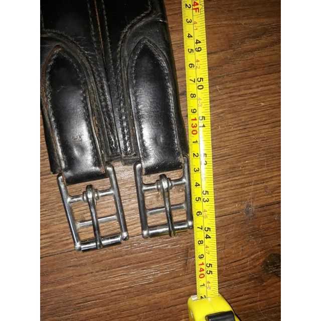 Belle Bavette cuir noir anatomique et gel , 138/140 , 3 anneaux , servie 1 fois
