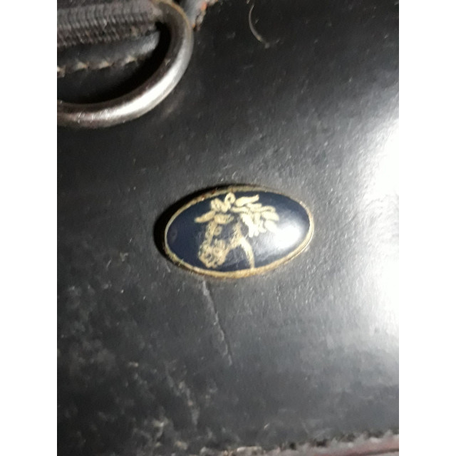 Belle Bavette cuir noir anatomique et gel , 138/140 , 3 anneaux , servie 1 fois