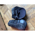 Ensemble guêtres et protèges boulets noir taille poney