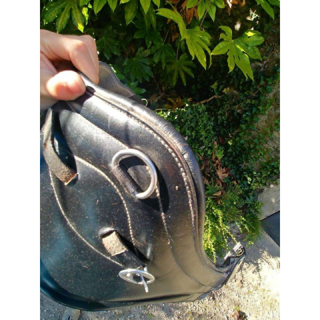 Bavette cuir noir Norton