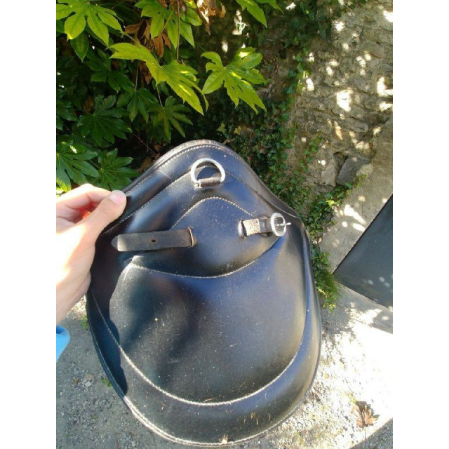 Bavette cuir noir Norton