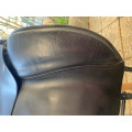 Selle de dressage noire 17