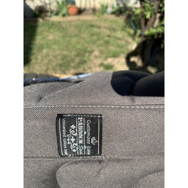 Tapis paddock gris foncé et bleu