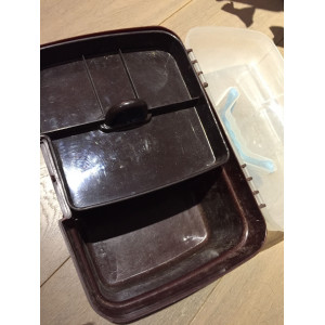 Mallette de pansage marron et bleu ciel