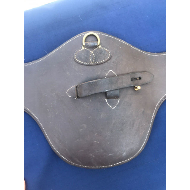 Bavette en cuir taille 115