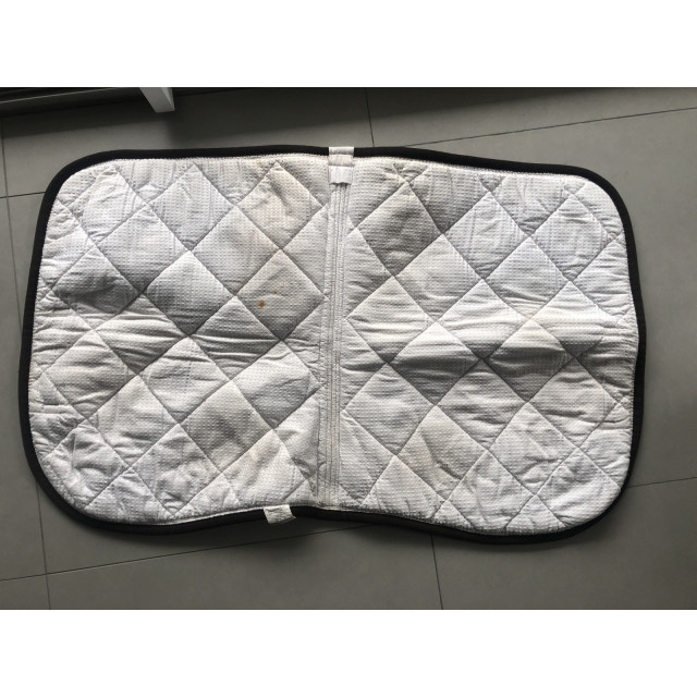 Tapis blanc liserer marron
