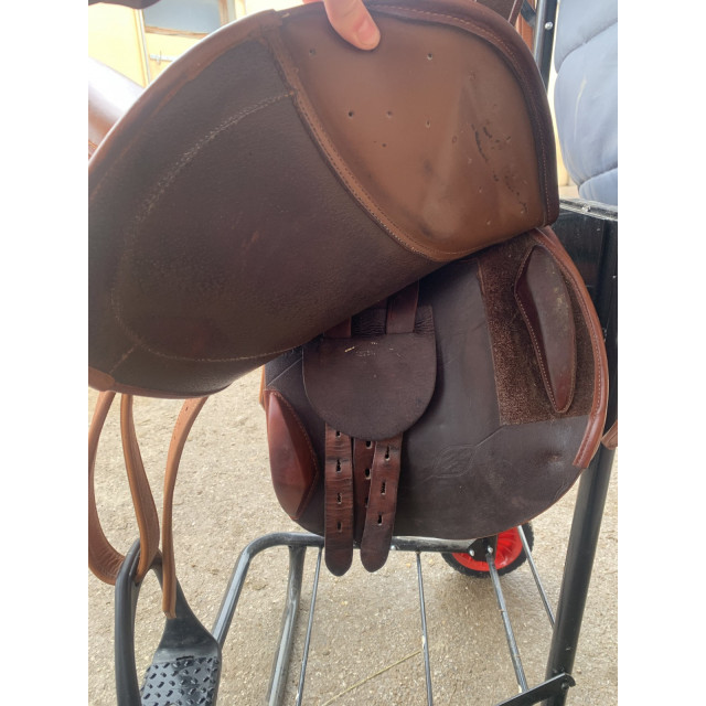 Selle Mixte complète 17,5 Cuir de Veau Marque Henri De Rivel