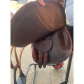 Selle Mixte complète 17,5 Cuir de Veau Marque Henri De Rivel