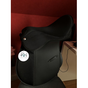 Selle riding world 17’ jamais servie
