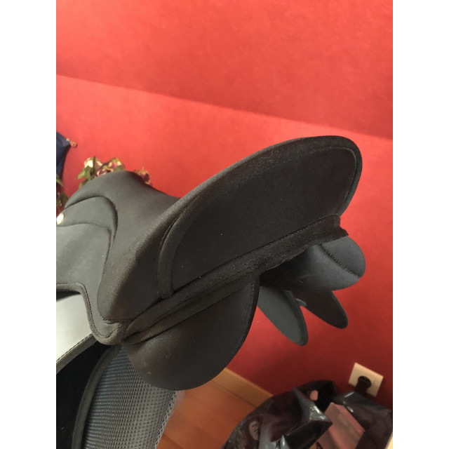 Selle riding world 17’ jamais servie