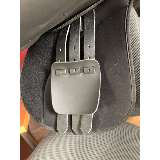 Selle riding world 17’ jamais servie