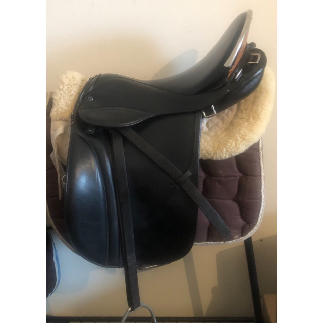 Selle Stübben Scout équipée 18 pouces