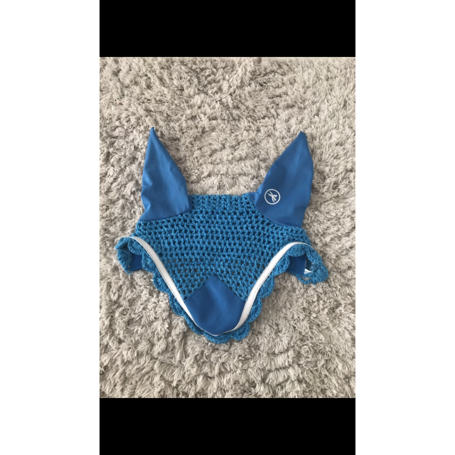 Bonnet bleu électrique