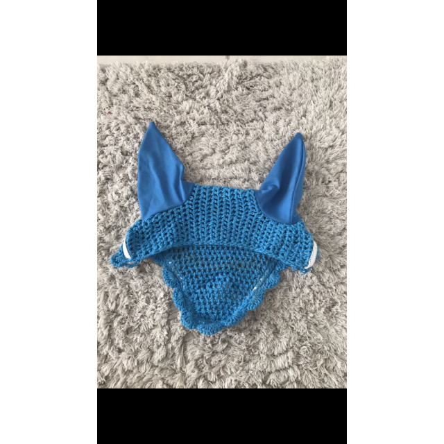 Bonnet bleu électrique