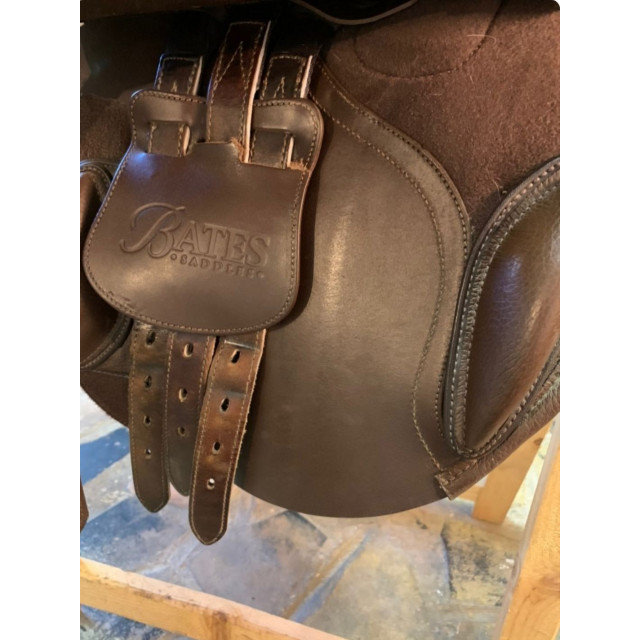 Selle bates brune 17"