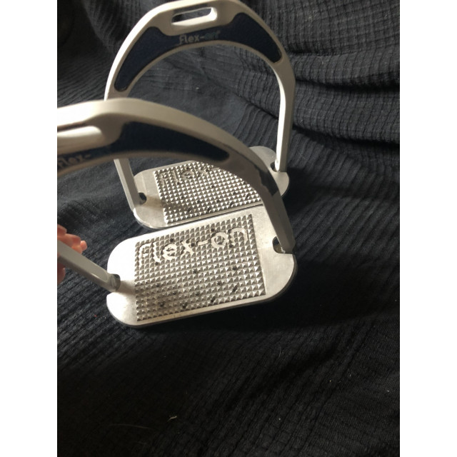 Flex on aluminium