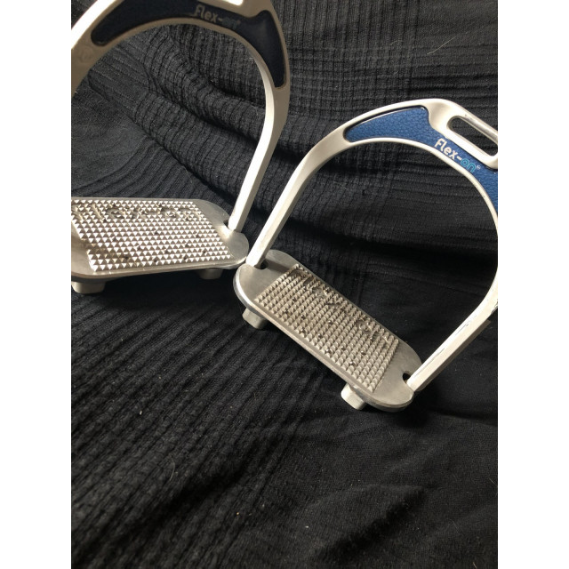 Flex on aluminium