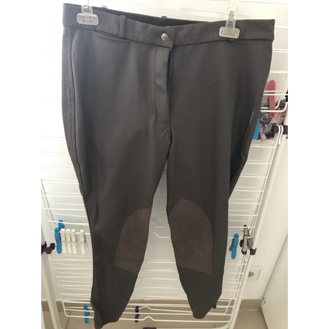 Pantalons, veste, polos, chaussettes