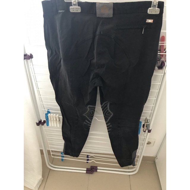 Pantalons, veste, polos, chaussettes