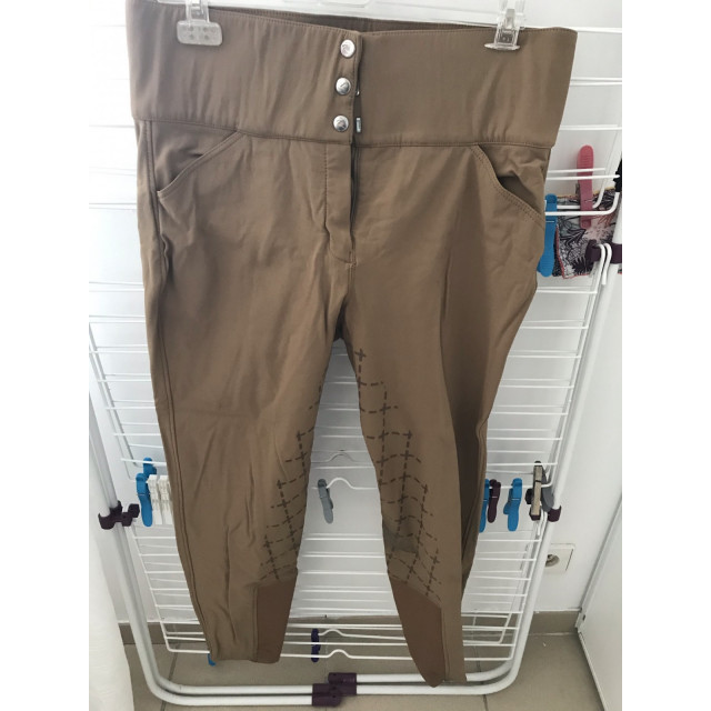 Pantalons, veste, polos, chaussettes