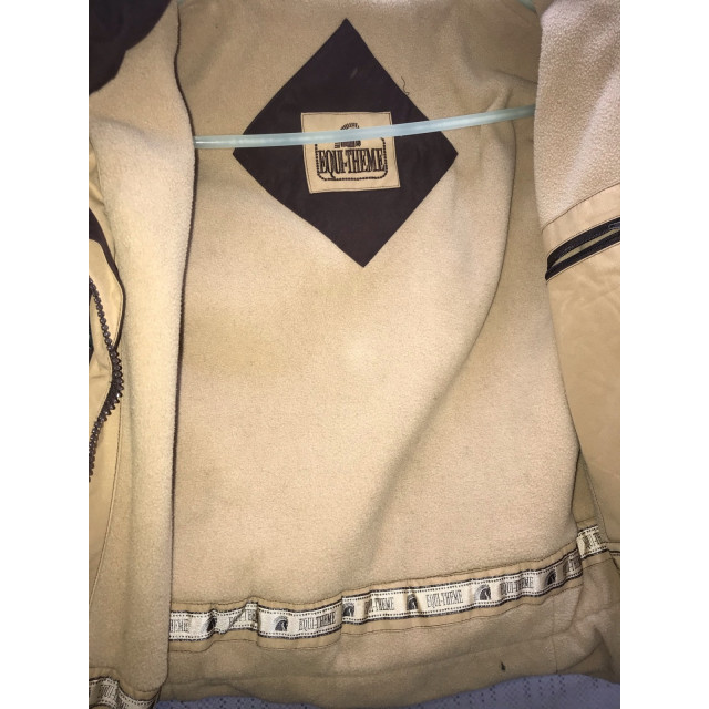 Pantalons, veste, polos, chaussettes