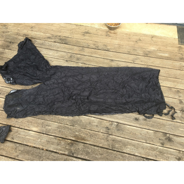 imperméable comprenant le cou taille 130 avec lequel on peut monter