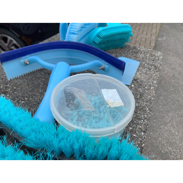 Lot de 5 brosses de pansage
