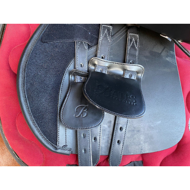 Selle bâtes , cuir noir 17,5